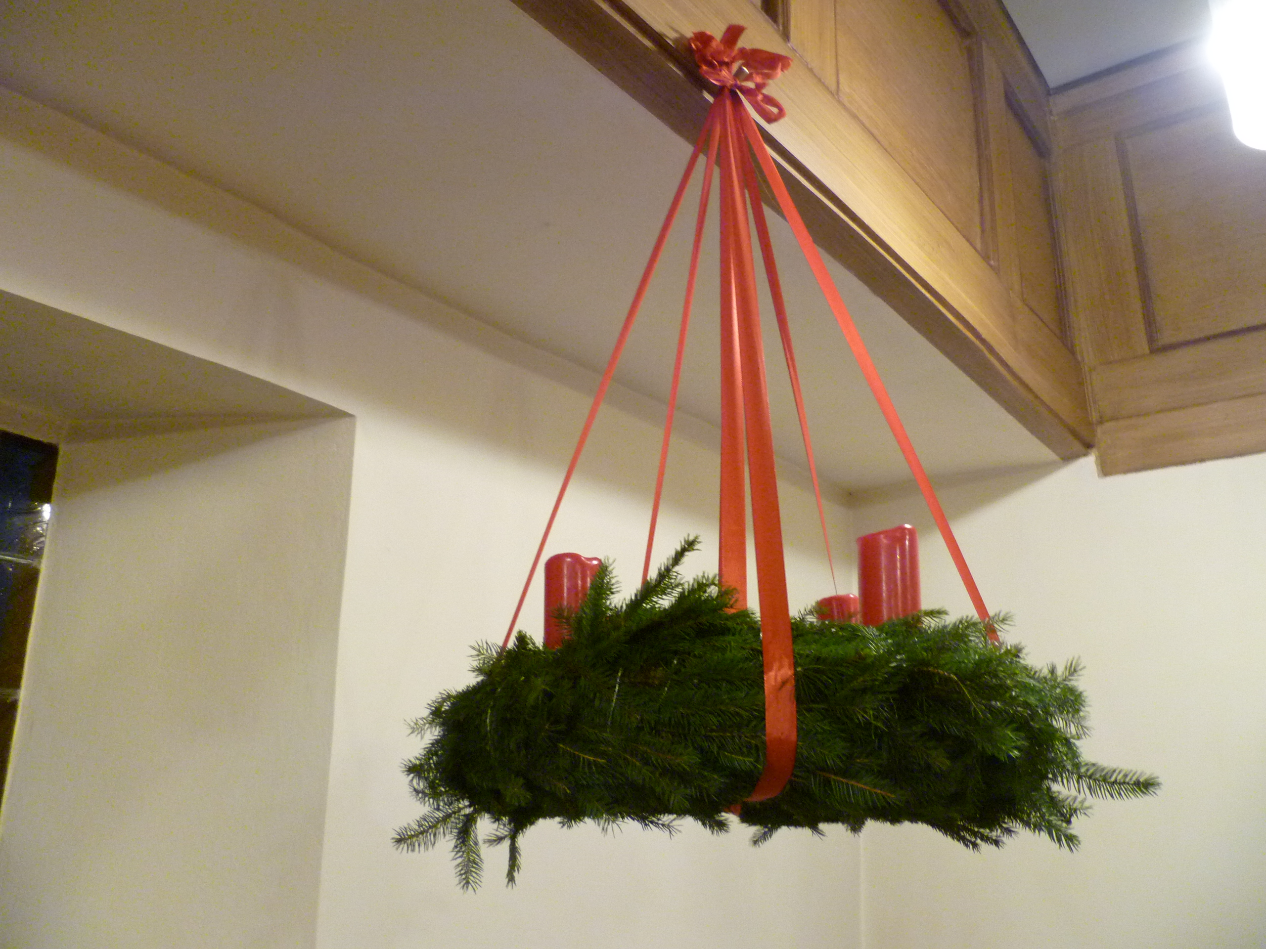 Adventskranz in der Kirche von Florshain